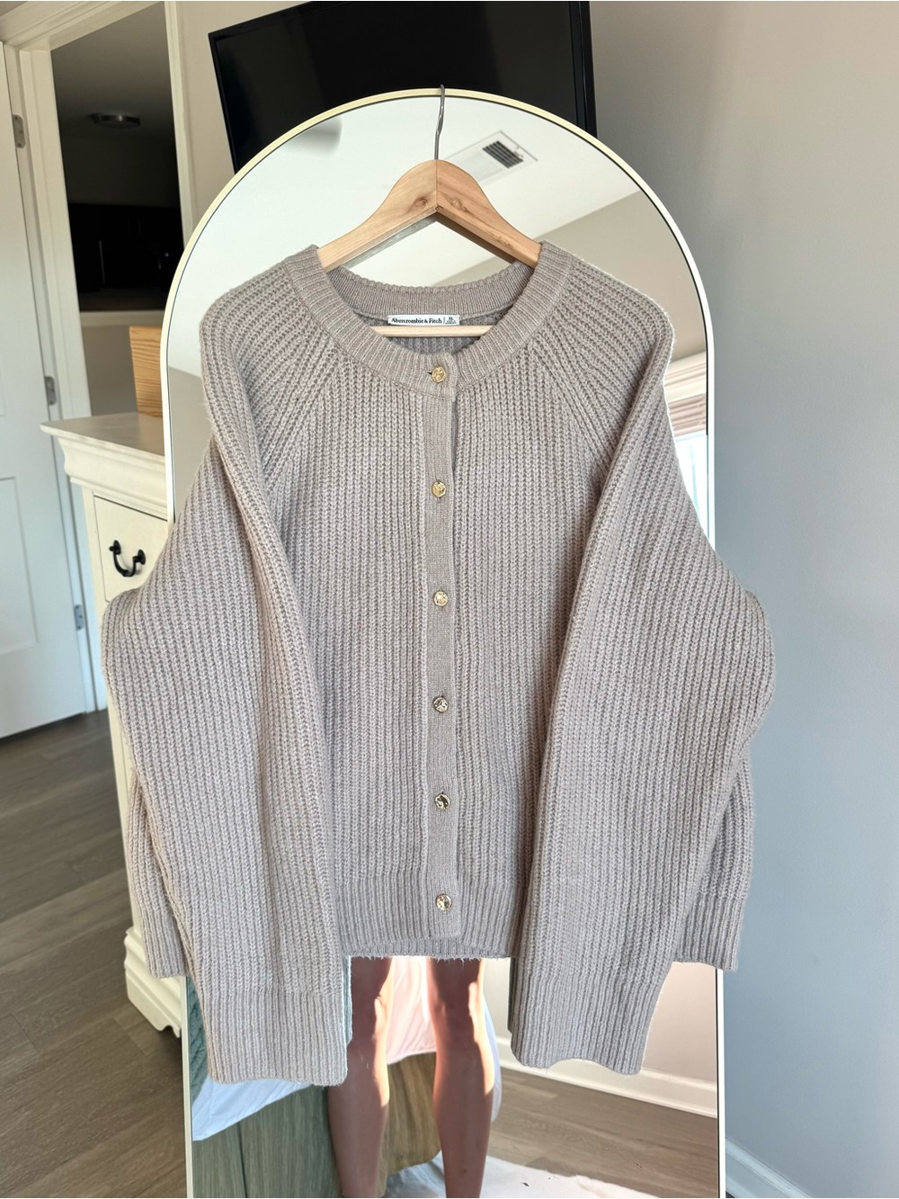 Abercrombie A&F Crewneck Button Up Cardigan in Oatmeal/Neutral